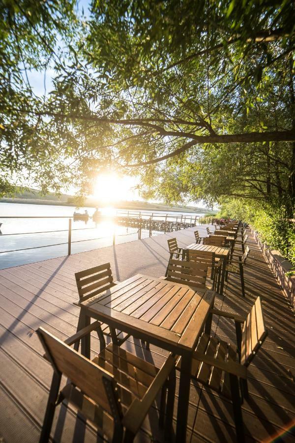 Enpi Lake Resort Iasi Eksteriør billede